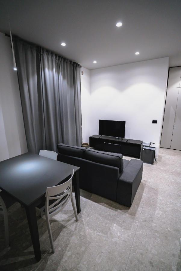 De Luca 6 Apartments Salerno Exteriör bild