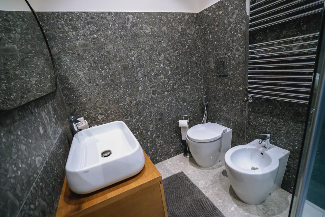 De Luca 6 Apartments Salerno Exteriör bild