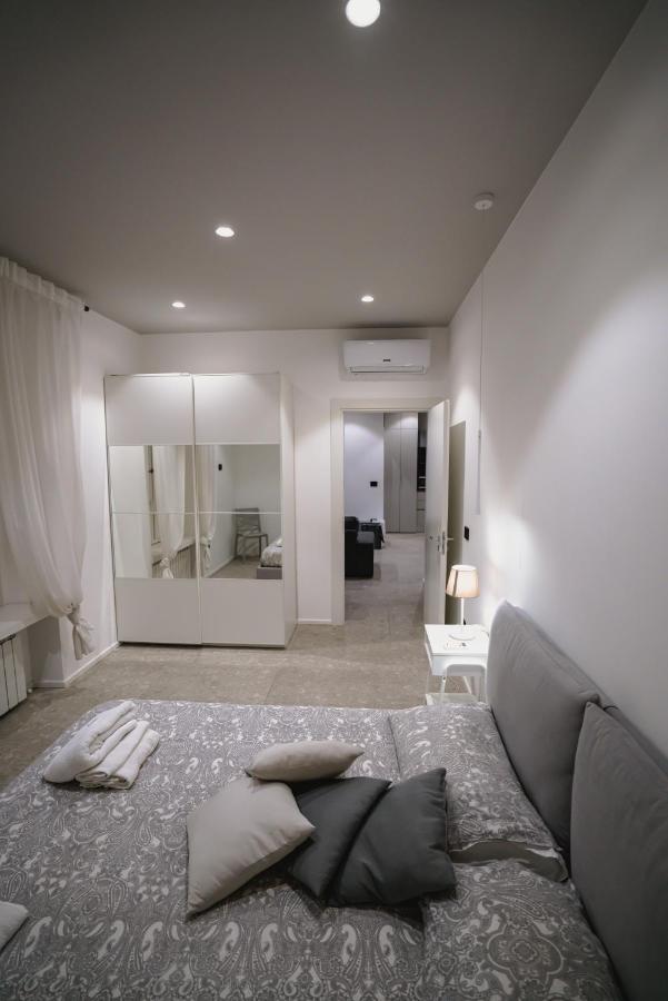 De Luca 6 Apartments Salerno Exteriör bild