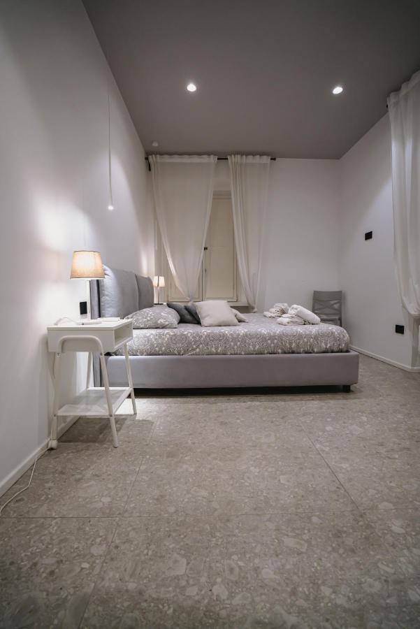 De Luca 6 Apartments Salerno Exteriör bild