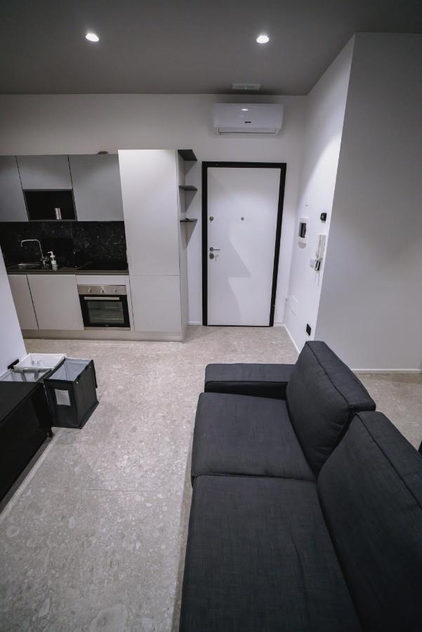 De Luca 6 Apartments Salerno Exteriör bild